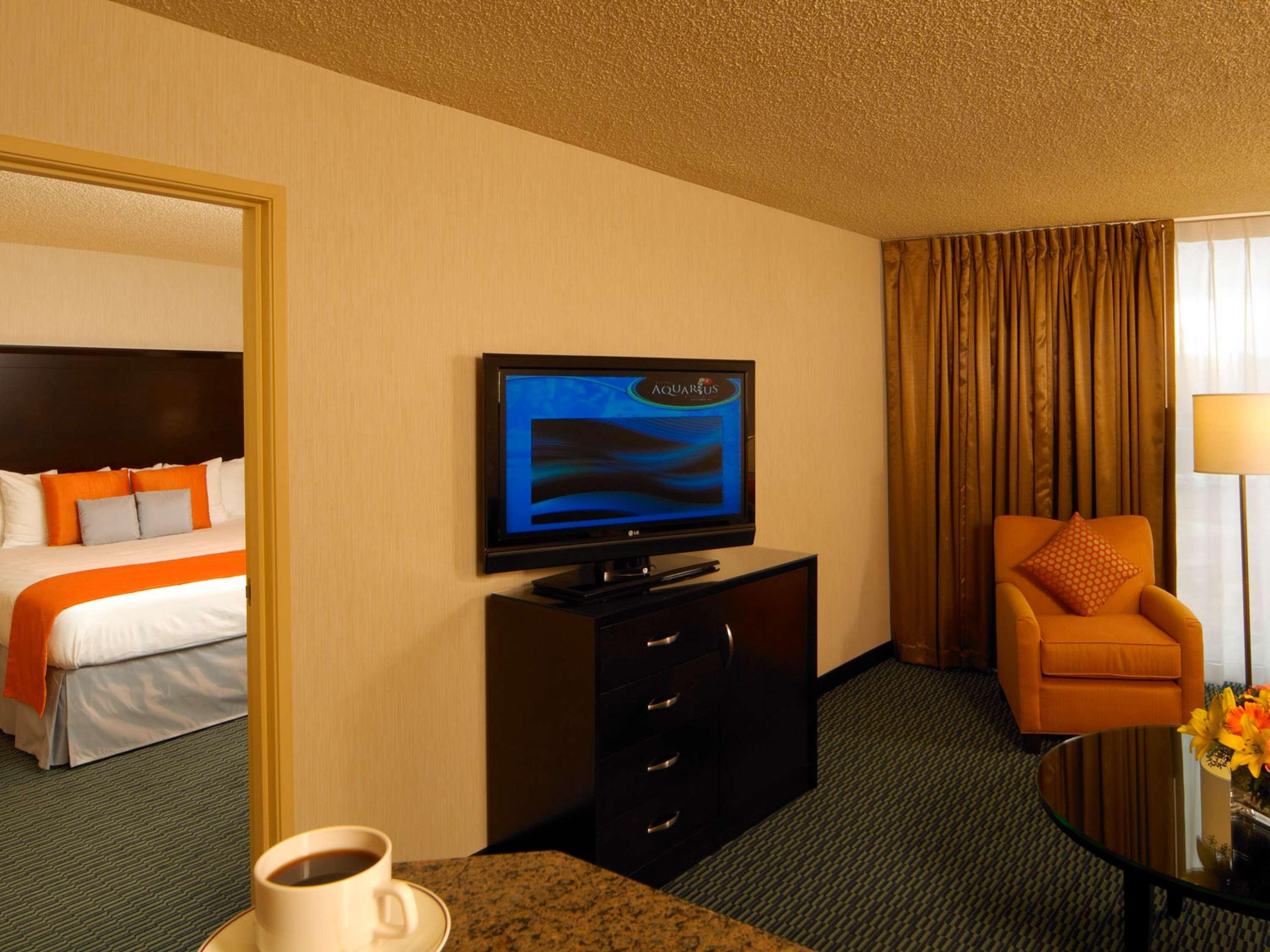 Aquarius Casino Resort Лафлин Экстерьер фото