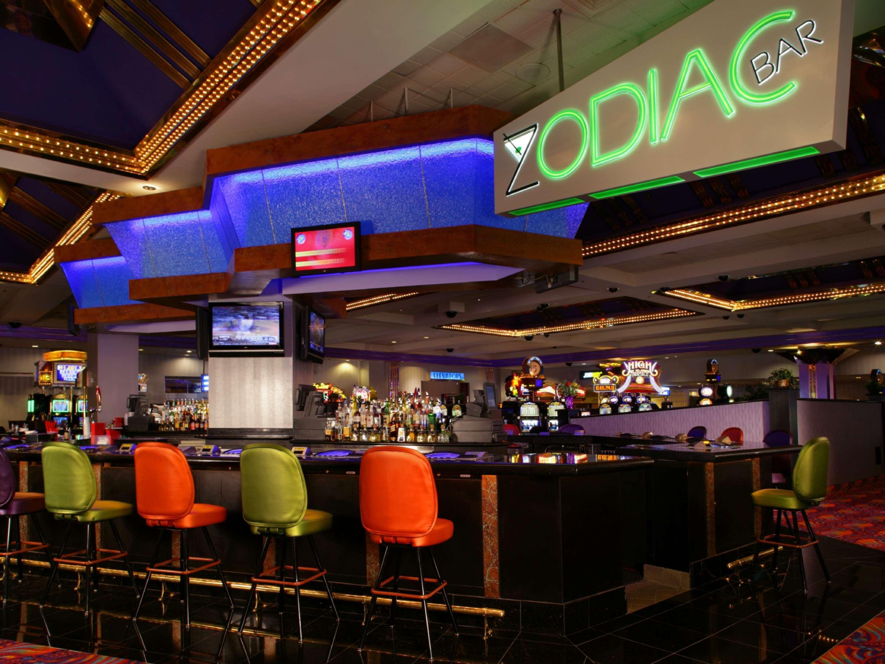 Aquarius Casino Resort Лафлин Ресторан фото