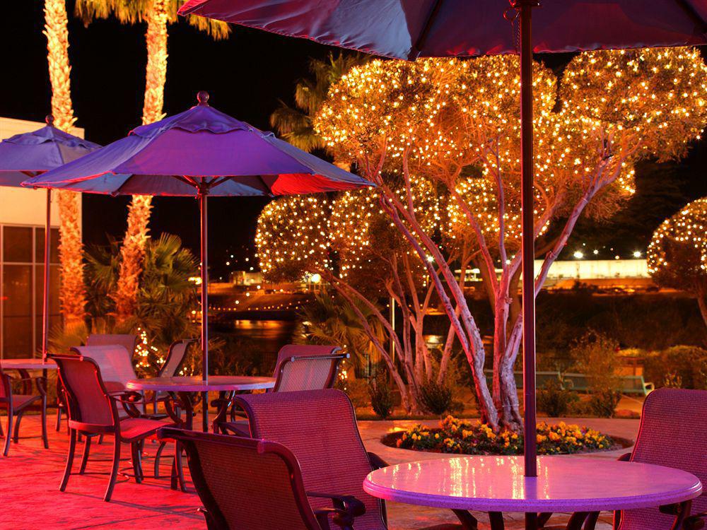 Aquarius Casino Resort Лафлин Экстерьер фото